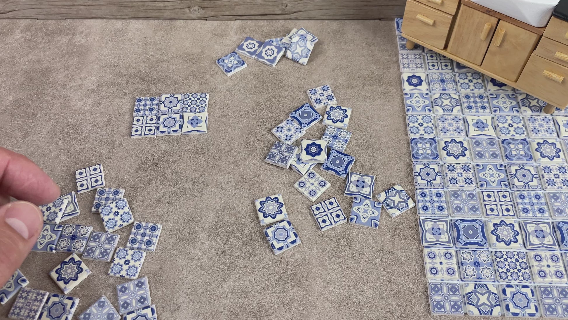 Puppenhaus Fliesenboden, Hobby Miniaturen Bodenfliesen, Puppenhaus Wanddekoration, 1:12 Maßstab kleine quadratische Fliesen, Bauernhausboden, 91_114